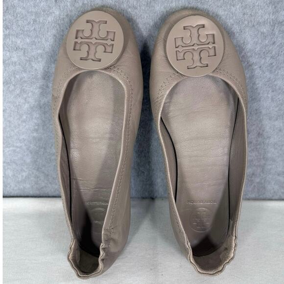 Tory Burch Women’s sz 5.5 Minnie Travel Ballet Flat French Gray Neutral Leather - Picture 1 of 12